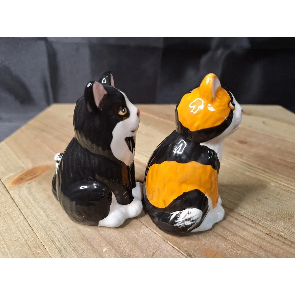 Tuxedo and Calico Cat Ceramic Salt and Pepper Shakers Set Black White Orange